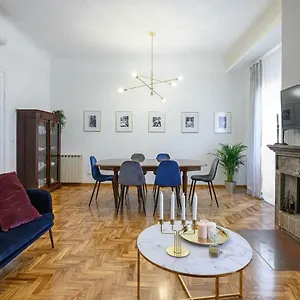 Glam 50 - Exlusive Penthouse In The Heart Of Appartement Rome
